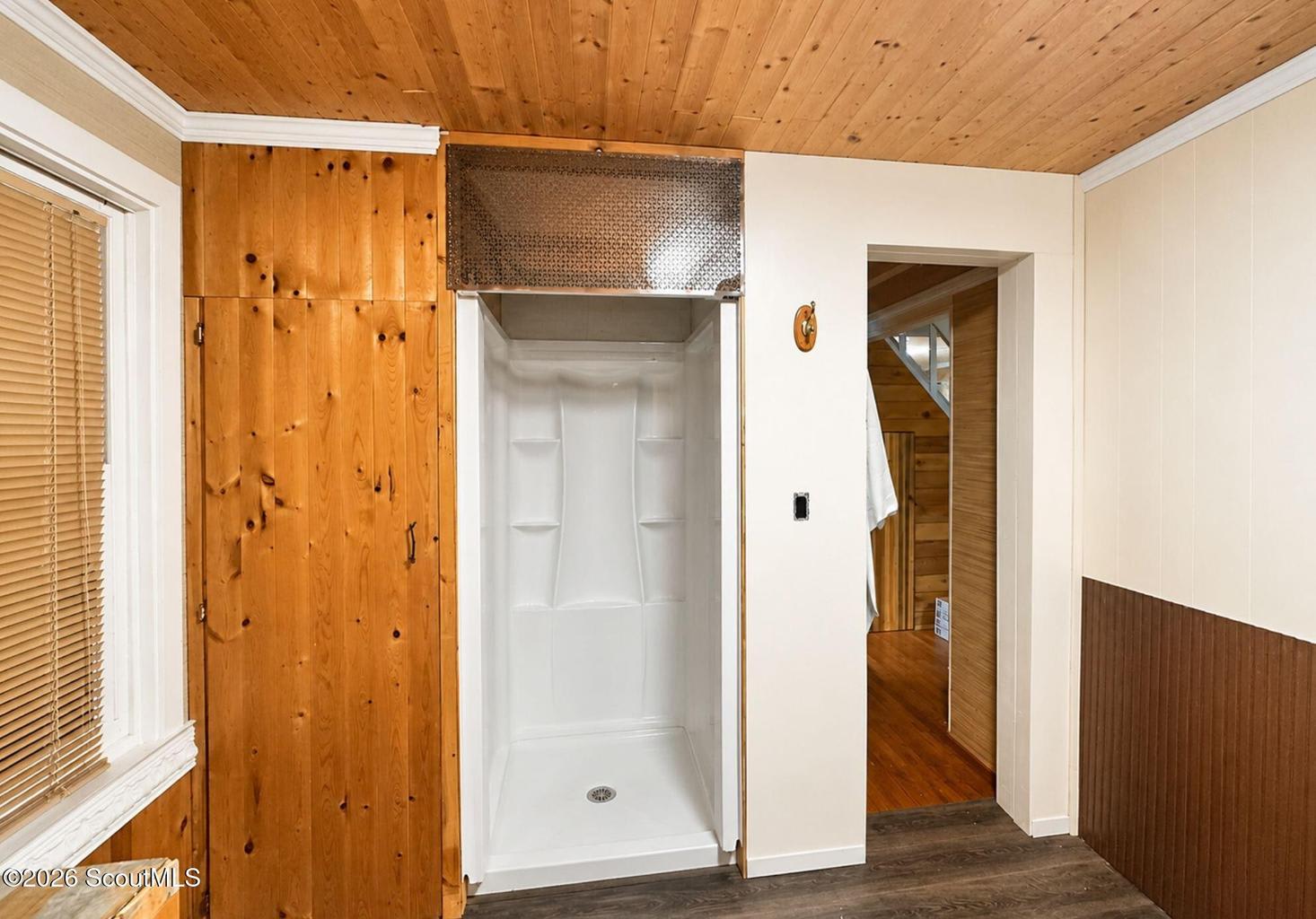 6285 Pond Street – photo 2