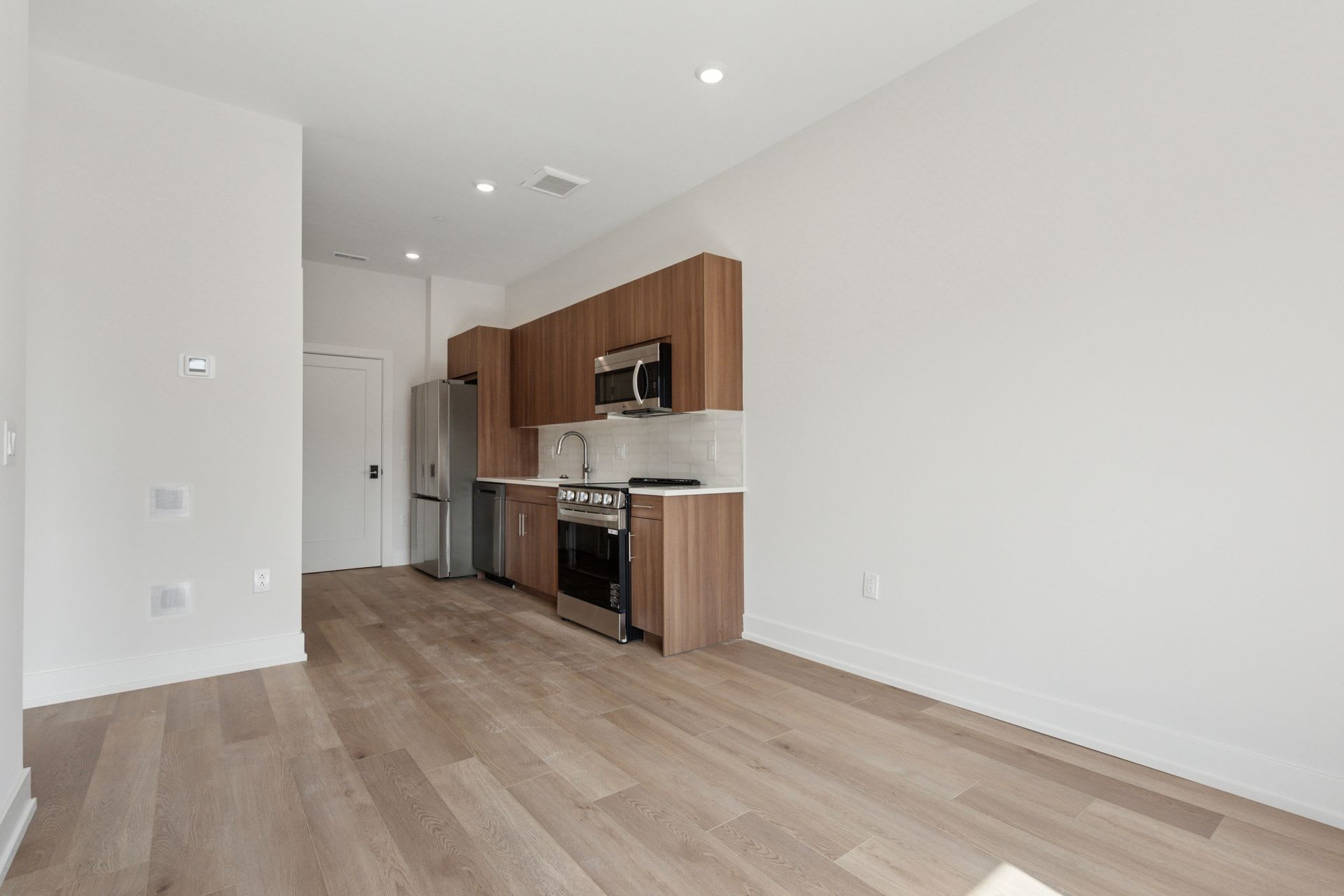 130 West Girard Avenue – photo 5