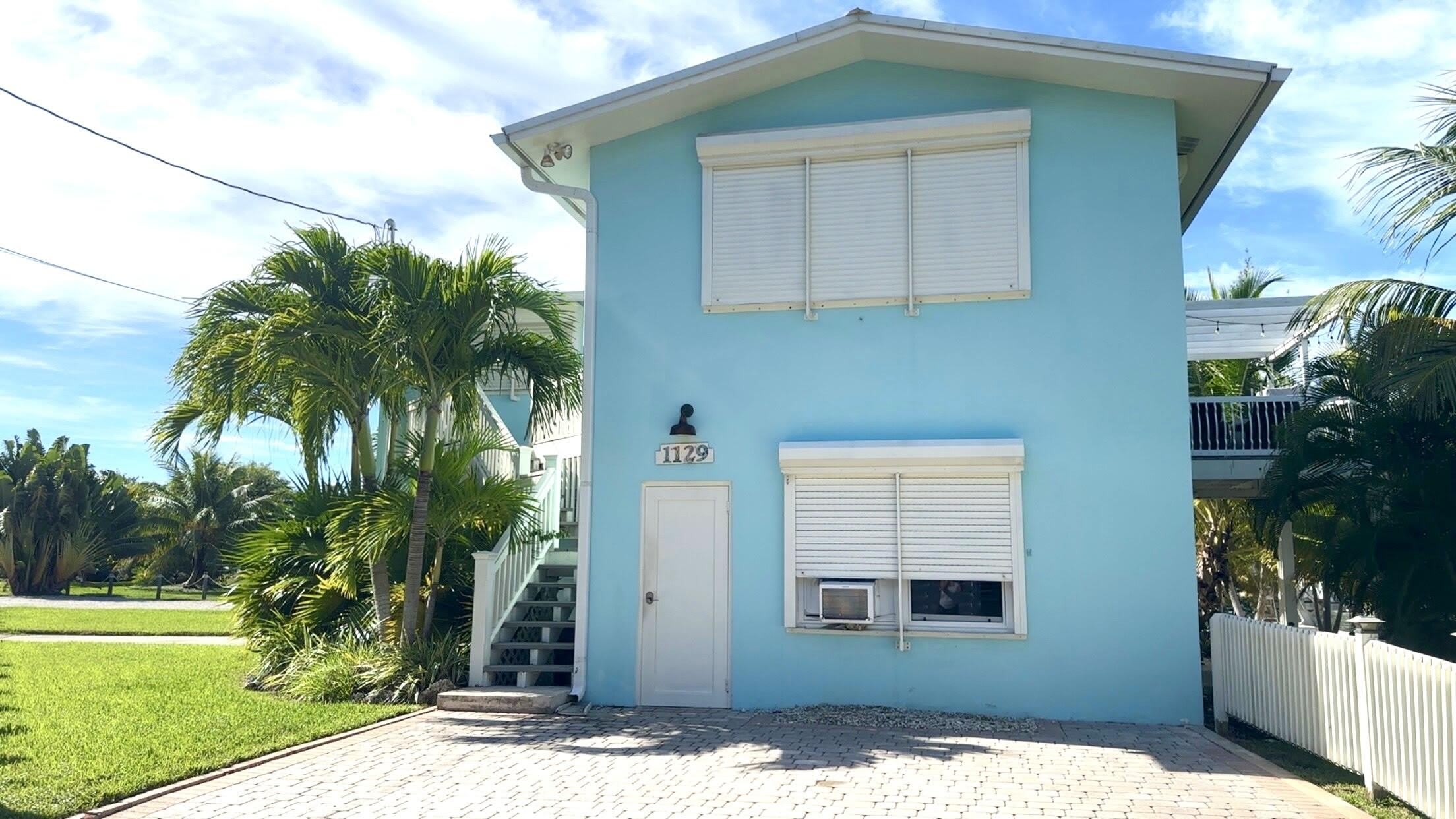 1129 Gordon Drive – photo 2