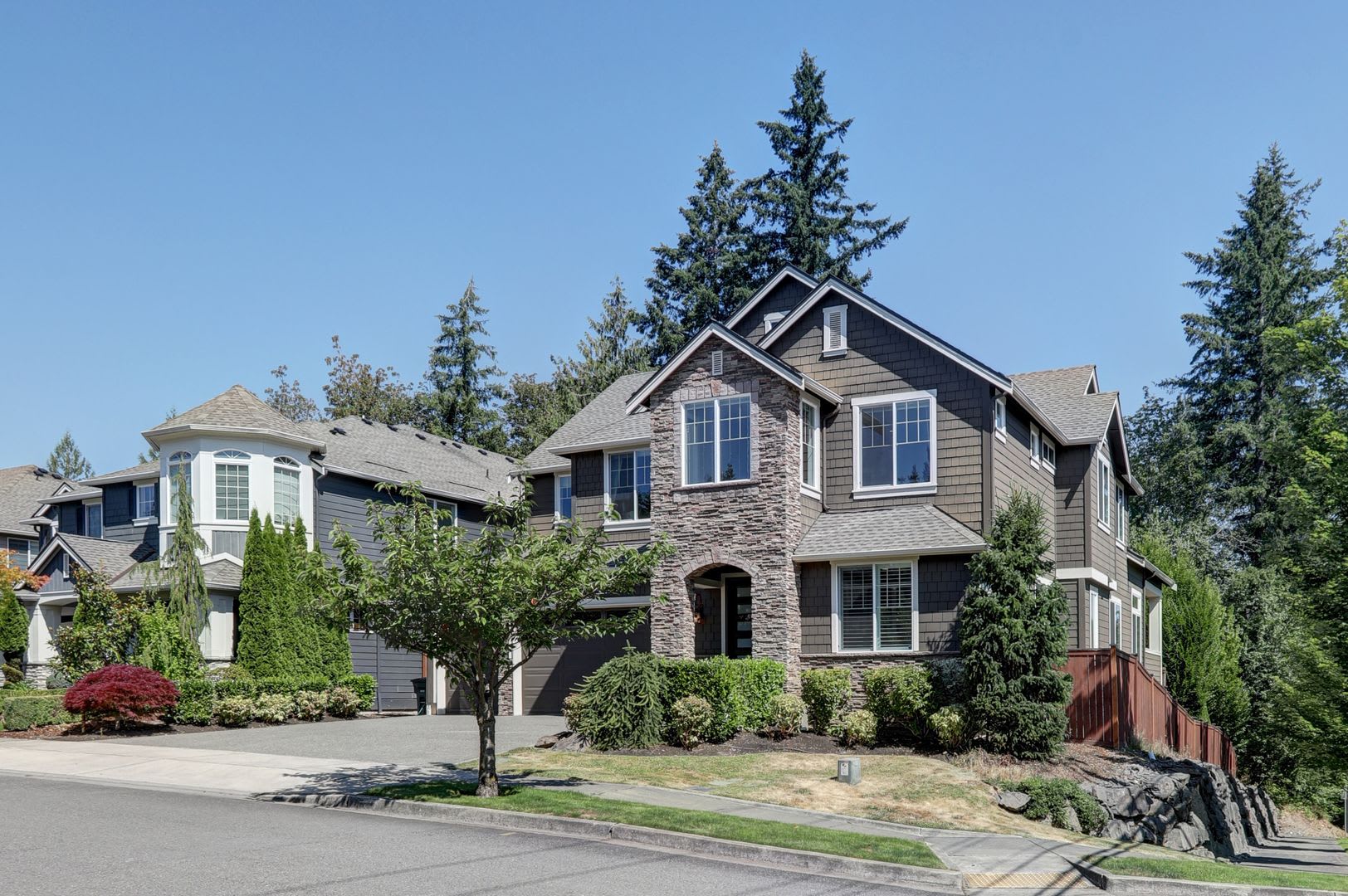 Stunning 5-Bedroom Sammamish Home with Main-Level Guest Suite – photo 1