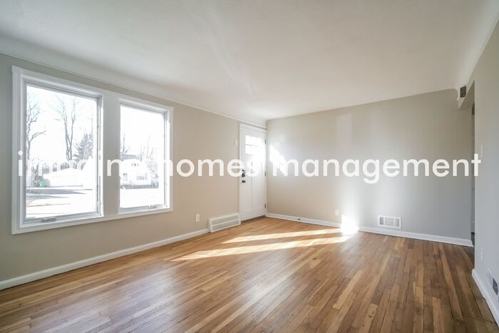 1131 Belrose Road – photo 3