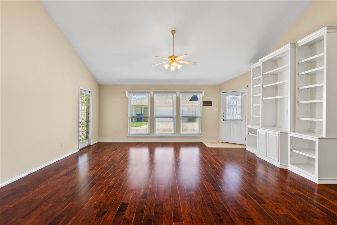 5642 Lipes Blvd Unit #13 – photo 2