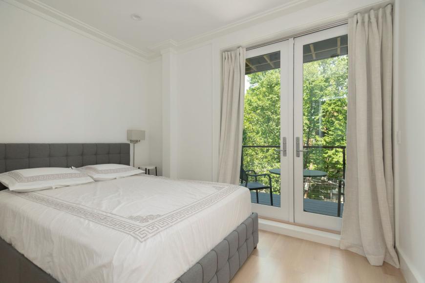 53 Rutland Sq. – photo 5