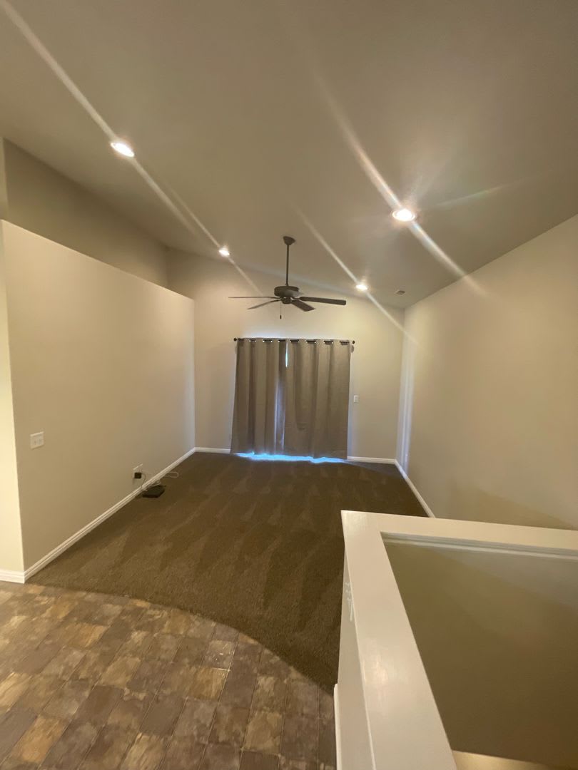 Beautiful Newly Renovated Townhome – photo 2