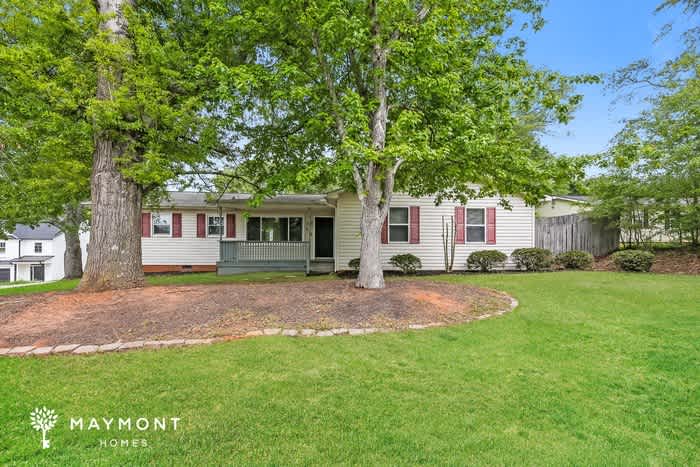 242 Pearson Road – photo 1