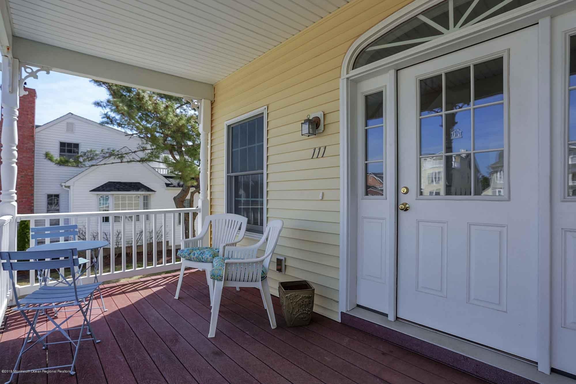 111 York Avenue – photo 5