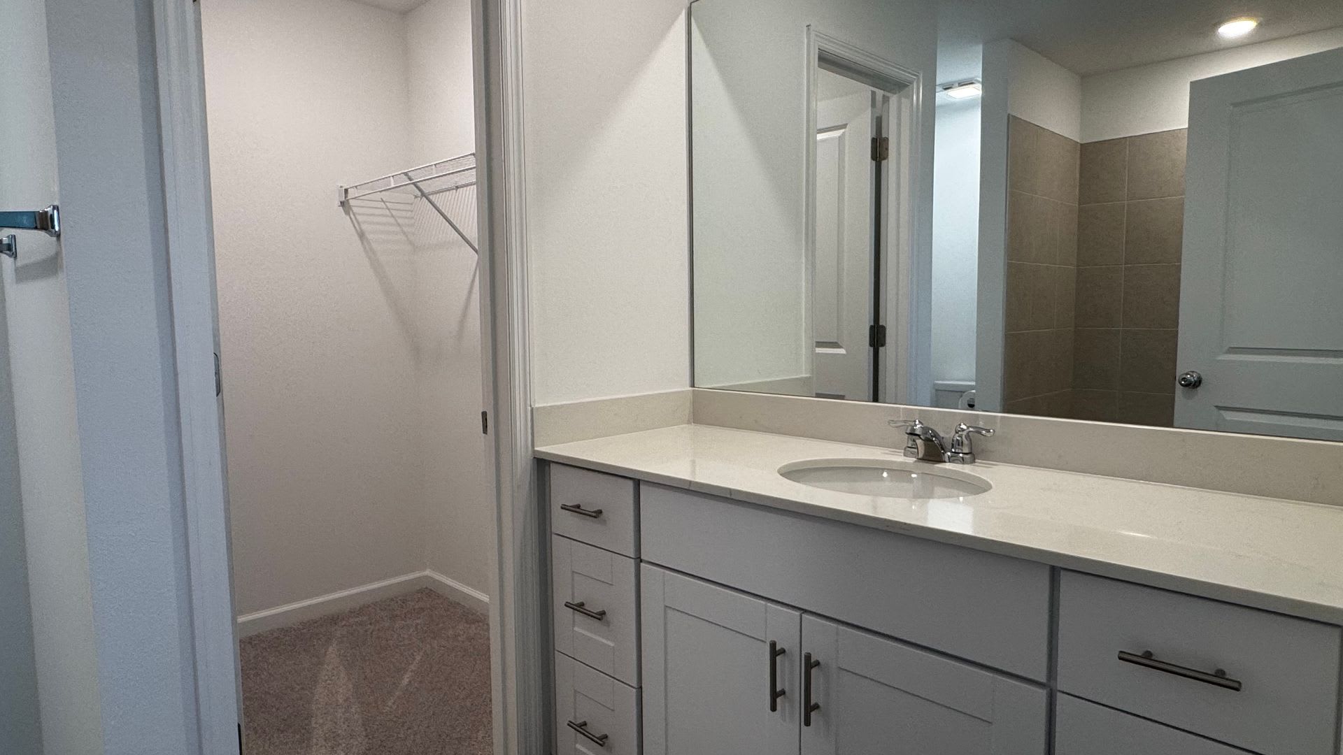 Modern Luxury Living In Marion Ranch Brand New Townhome Internet Trash Lawn Care Included – photo 5