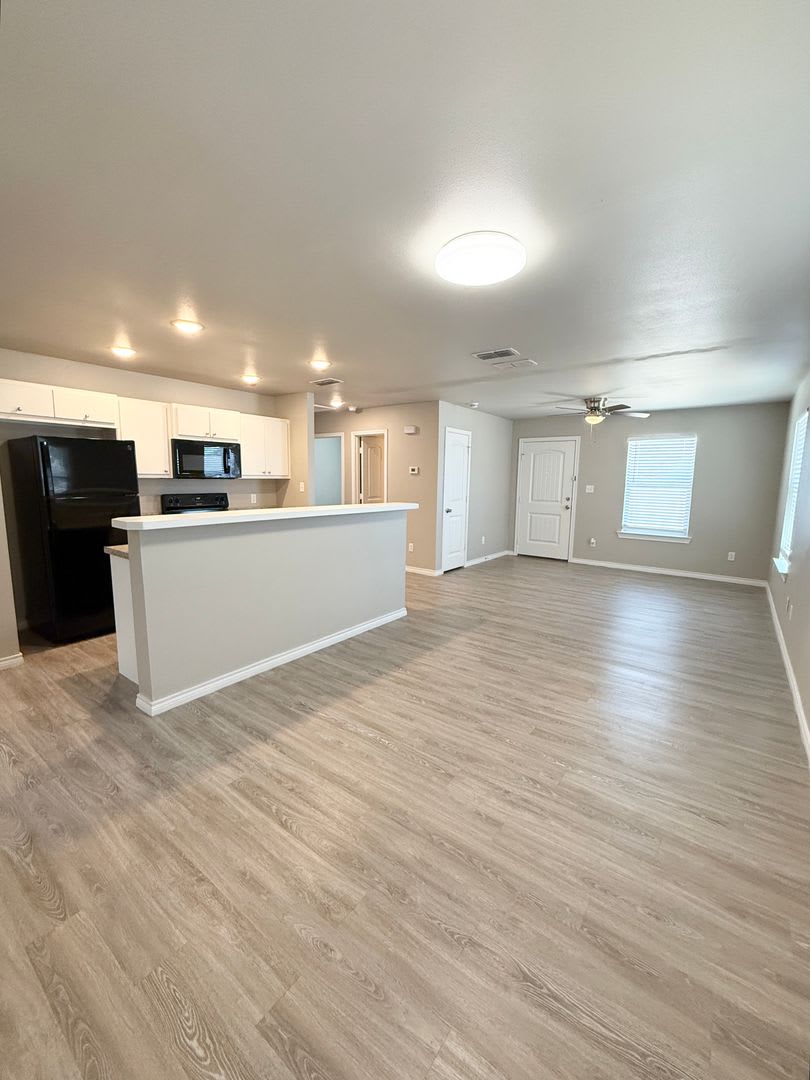Fully updated 3 bedroom 2 bath corner lot home! – photo 5