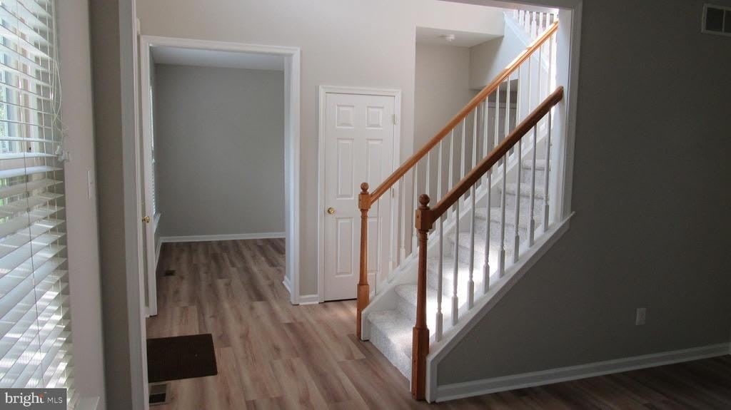 1045 FALLBROOK LANE – photo 2