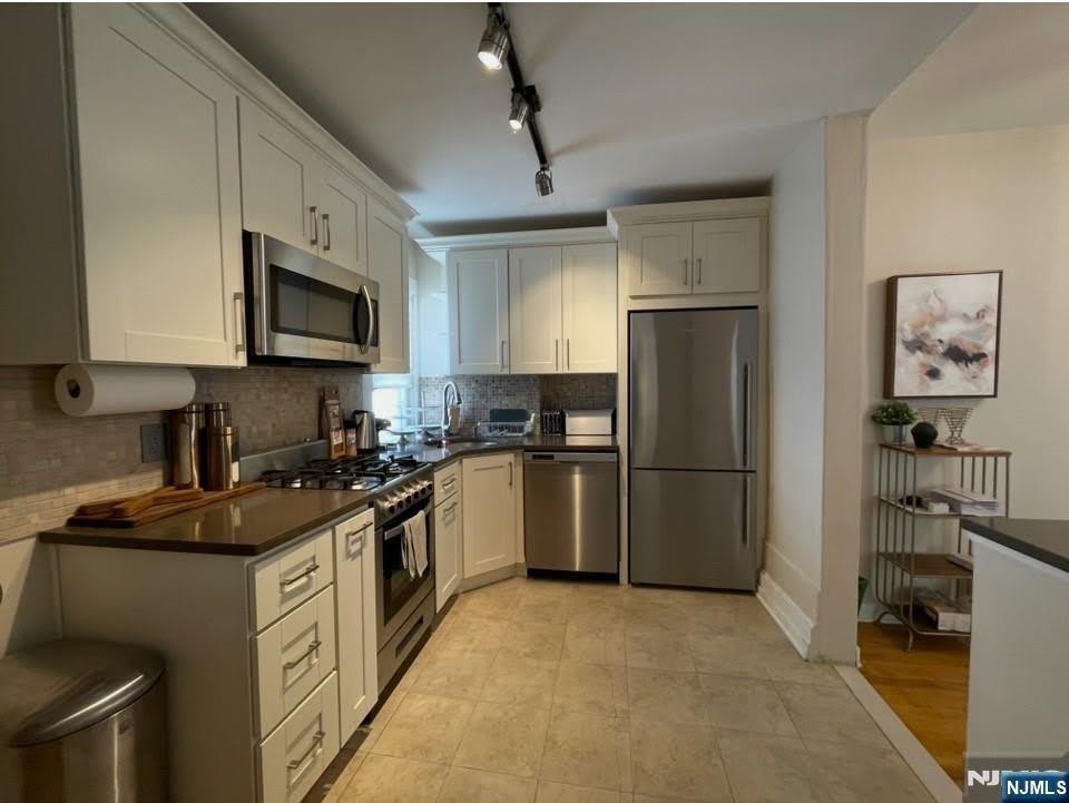 440 Tenafly Road – photo 2
