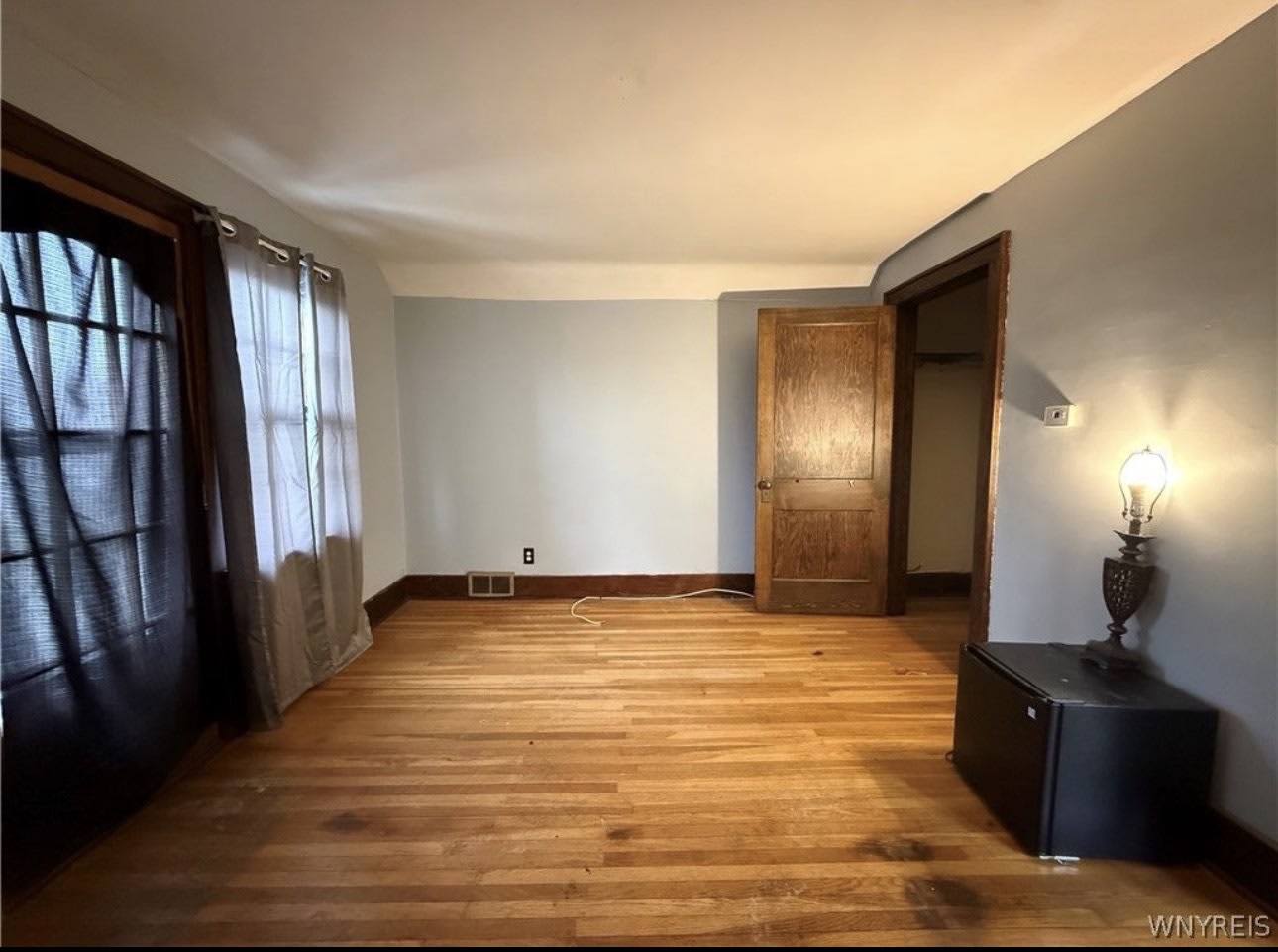 733 Lasalle Ave – photo 4