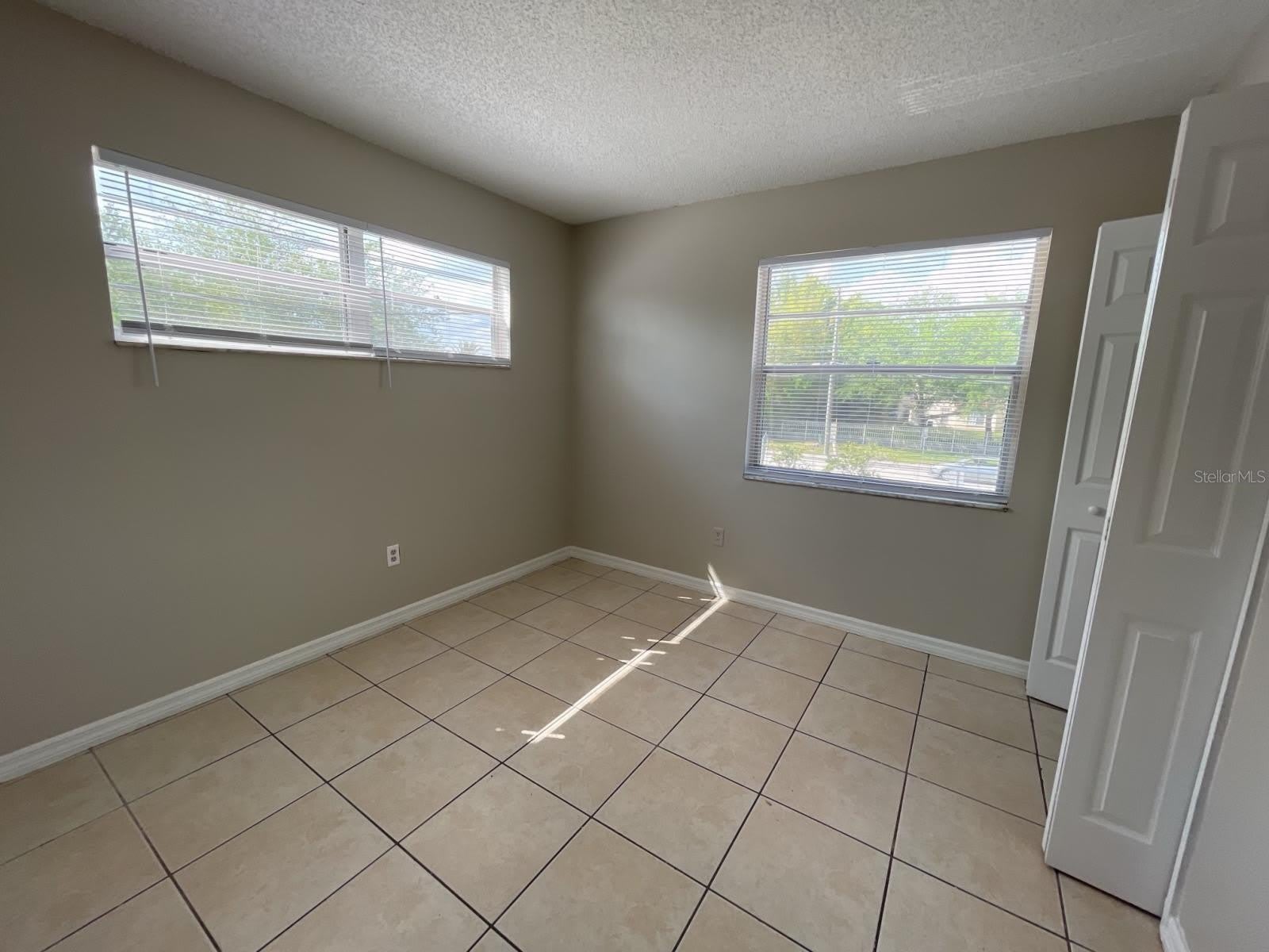 722 W COLUMBIA Avenue – photo 5