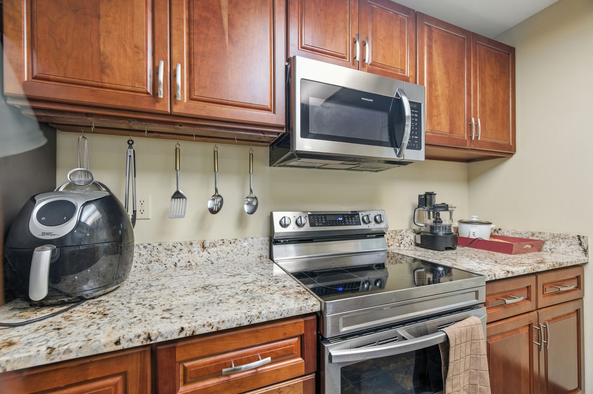 4409 Segovia Court – photo 2