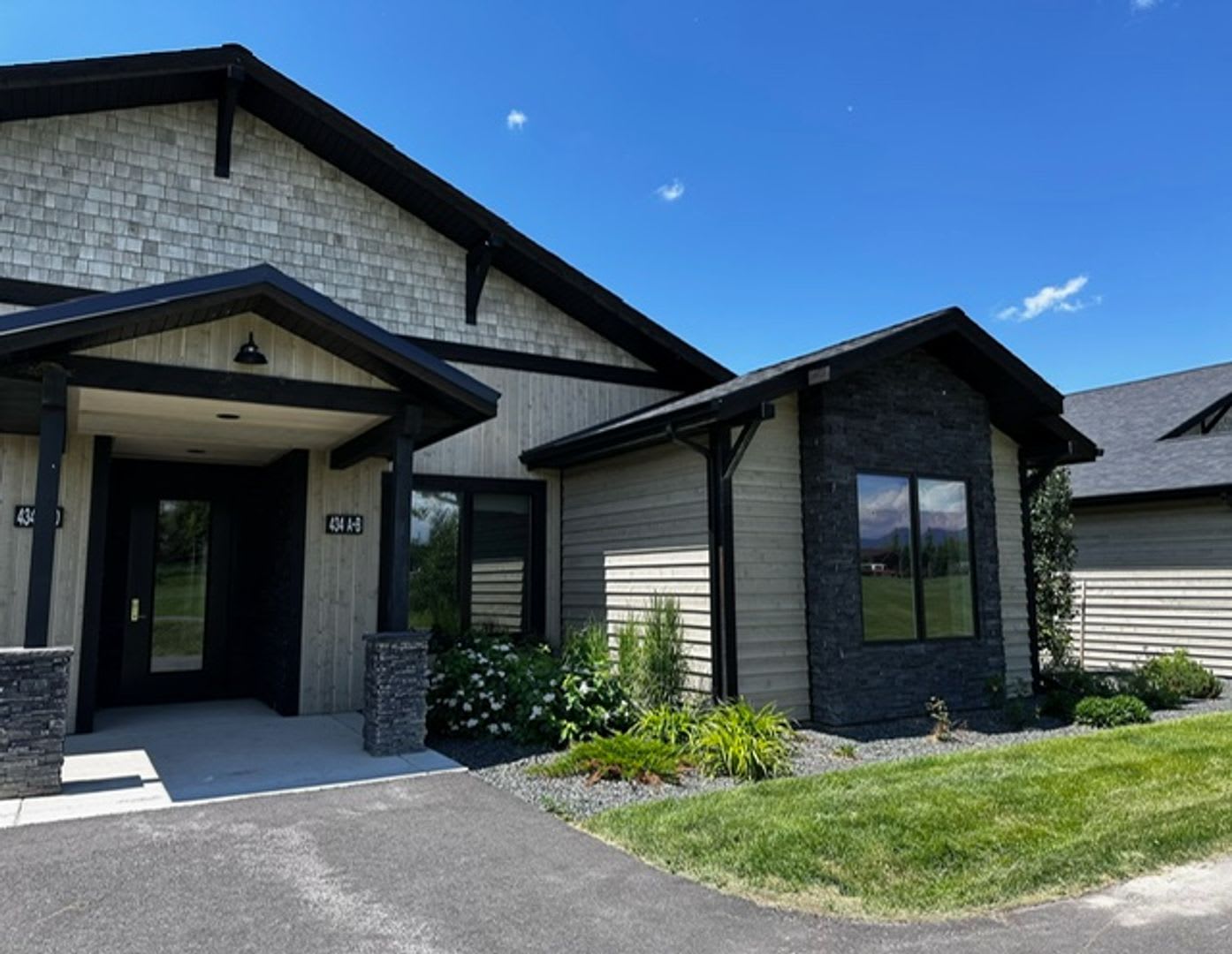 Black Bull Trail One Bedroom One Bathroom Space Available! – photo 2