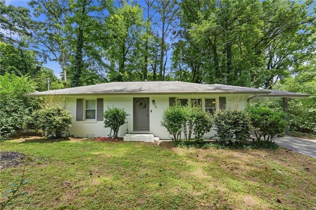 581 Meadowbrook Drive SE – photo 1