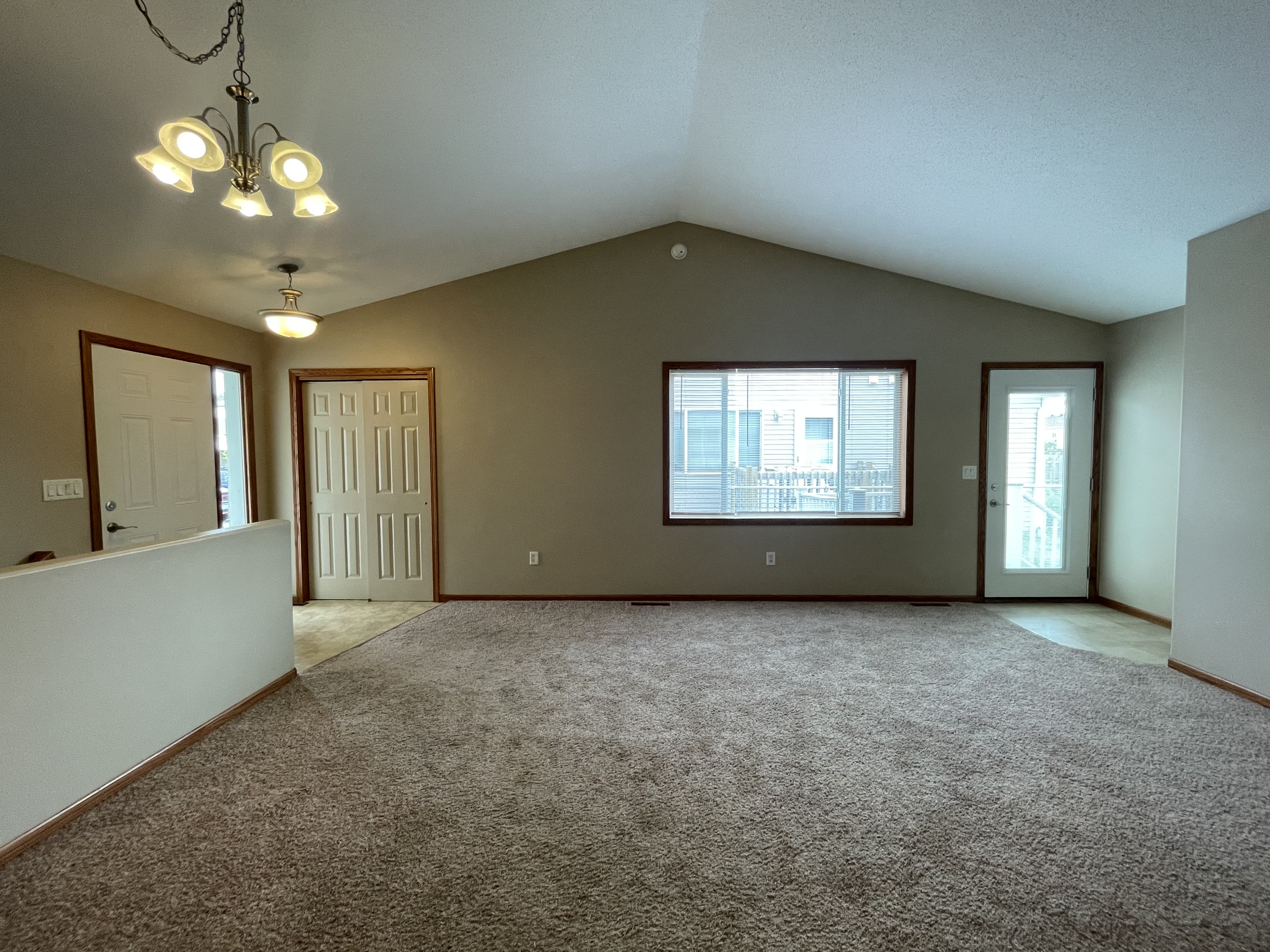 1131 37Th Ave S – photo 4