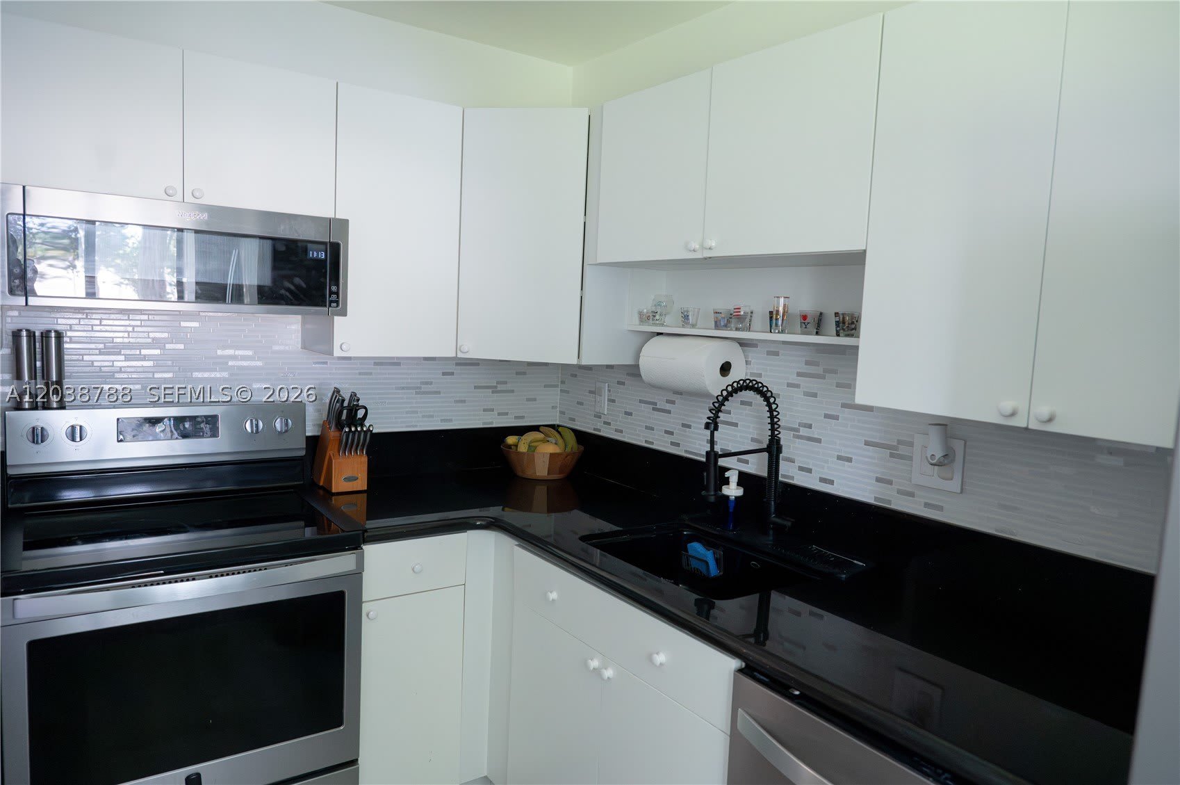 508 Gardens Dr – photo 3
