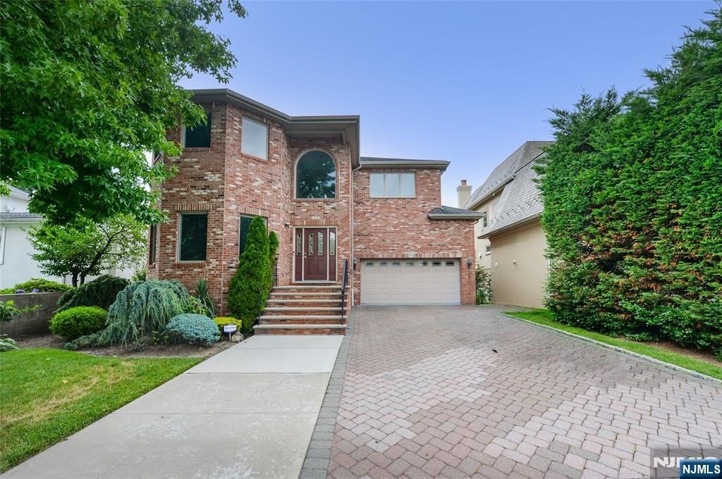 1056 Edgewood Lane – photo 1