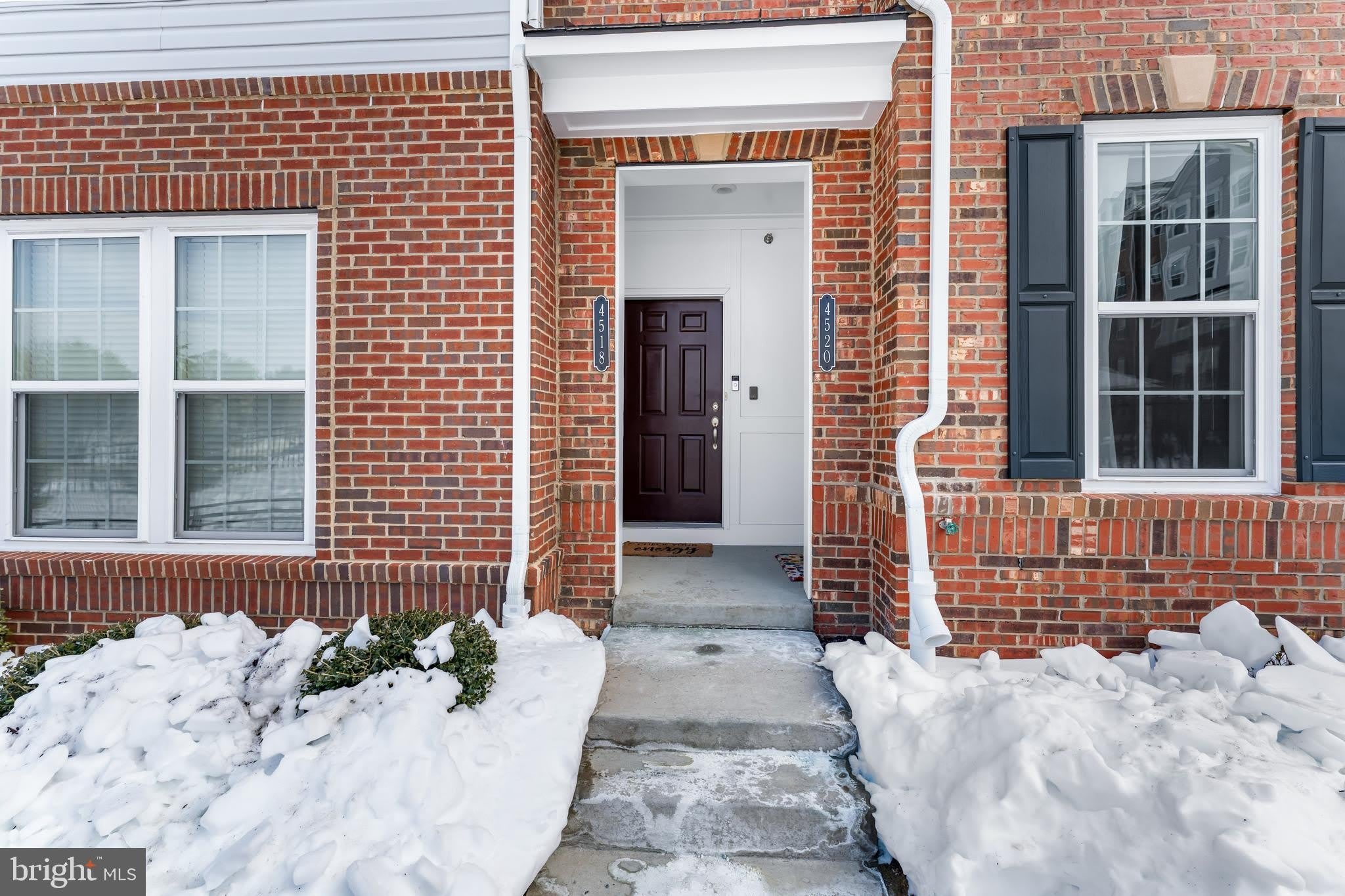 4520 Reaney Ln – photo 2