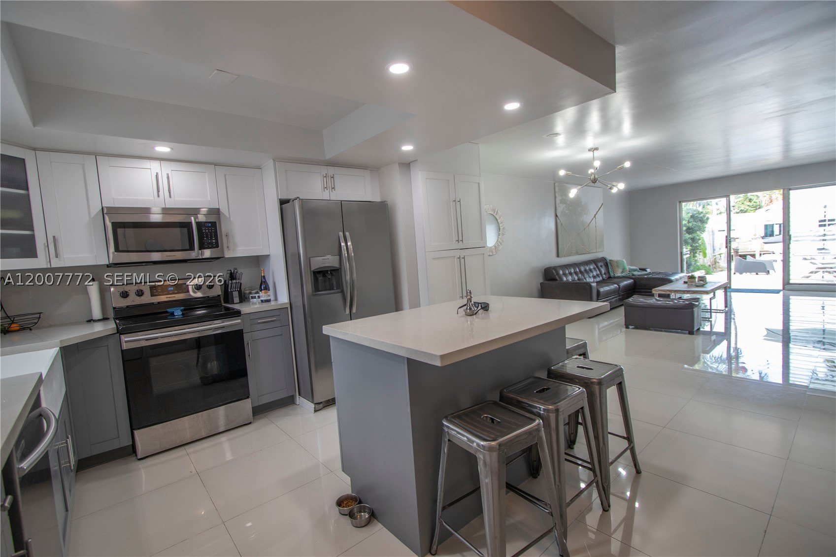 2117 NE 123rd St – photo 2