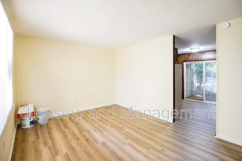 1611 Jessamine Road – photo 3