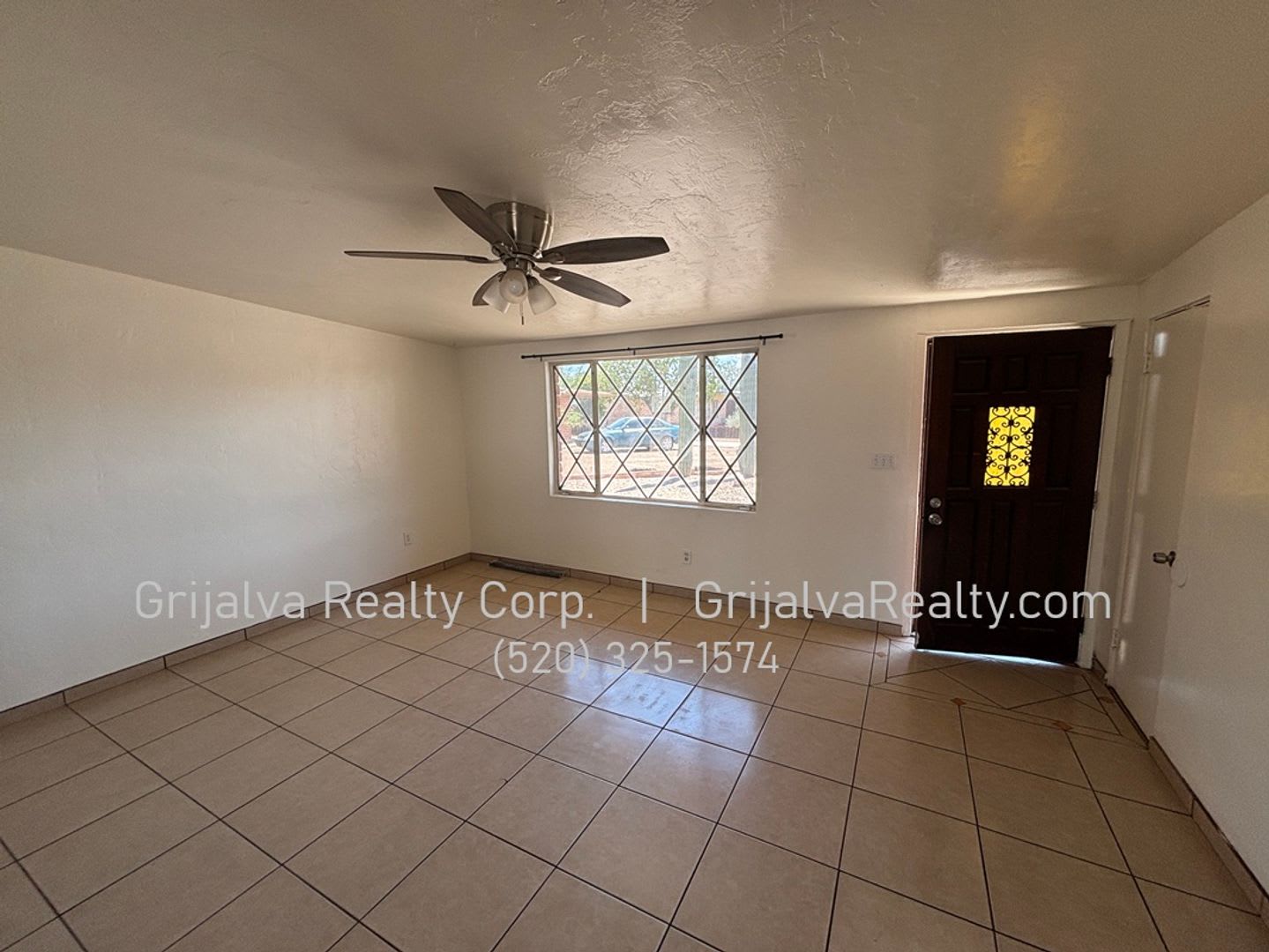 Beautiful 3 Bedroom, 2 Bath House in NW Tucson for Rent! * MOVE-IN SPECIAL! *(Ruthrauff/La Cholla) – photo 2