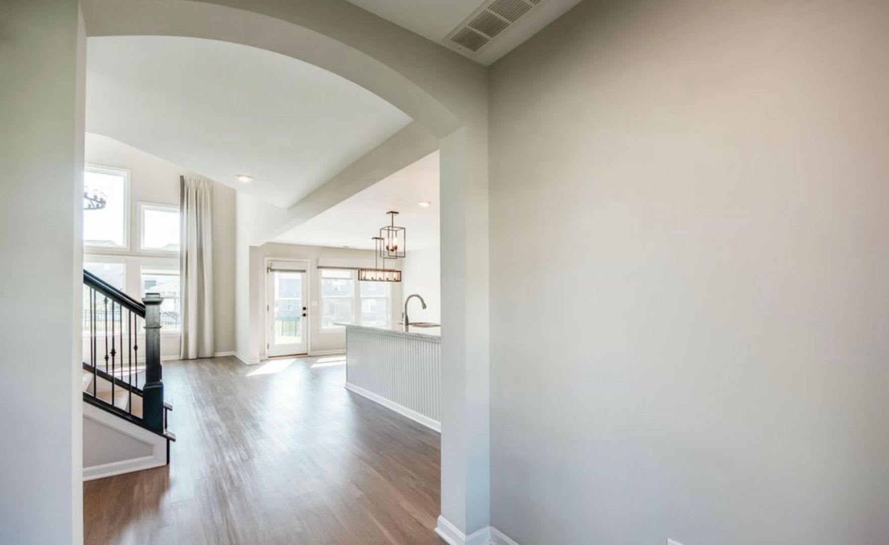 4BR/3BA Home For Rent – photo 2