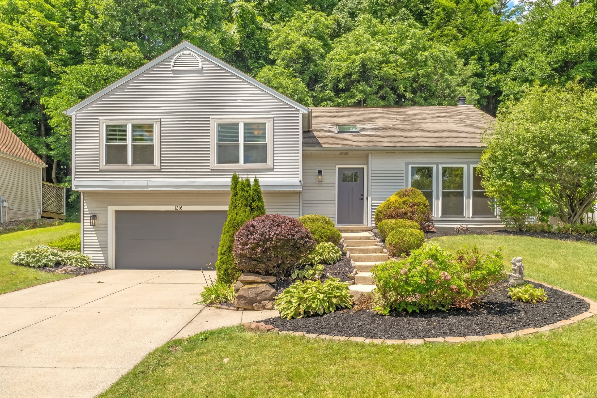1216 Waldo Way – photo 1