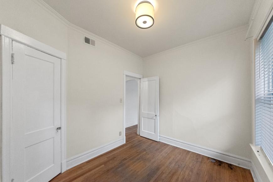 1353 West Catalpa – photo 4