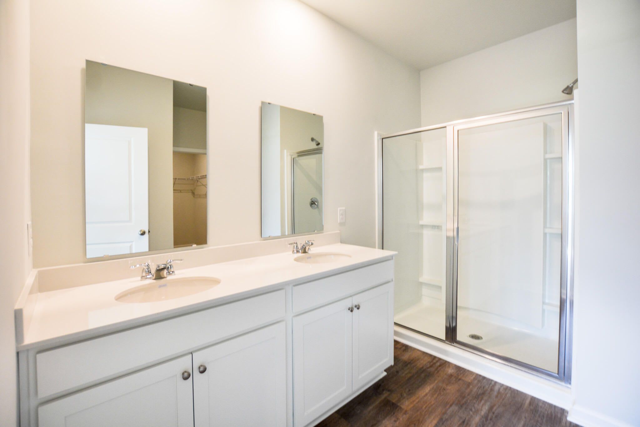 411 Zenith Blvd – photo 3