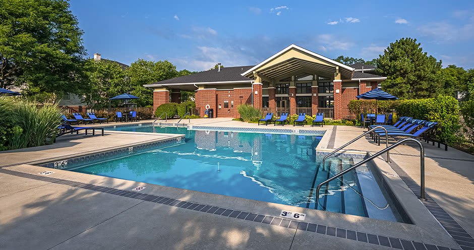 Woodlake Apartments – photo 2