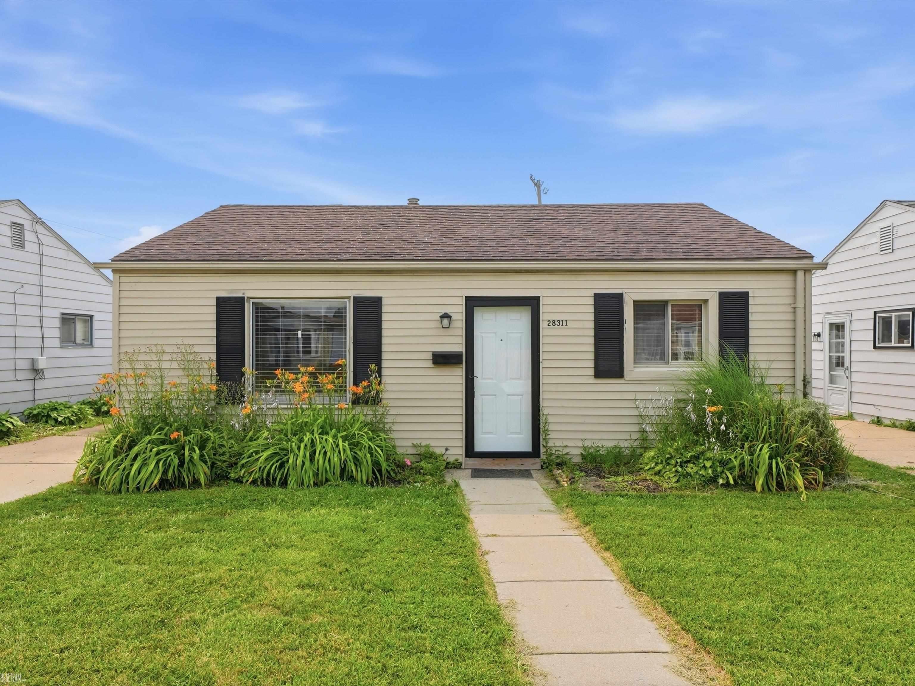 28311 Waverly Street – photo 1