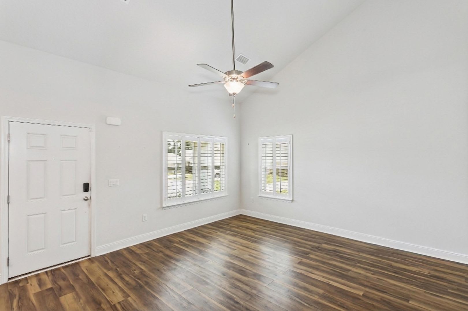 The Perfect Place to Call Home – Spacious & Move-In Ready – photo 3