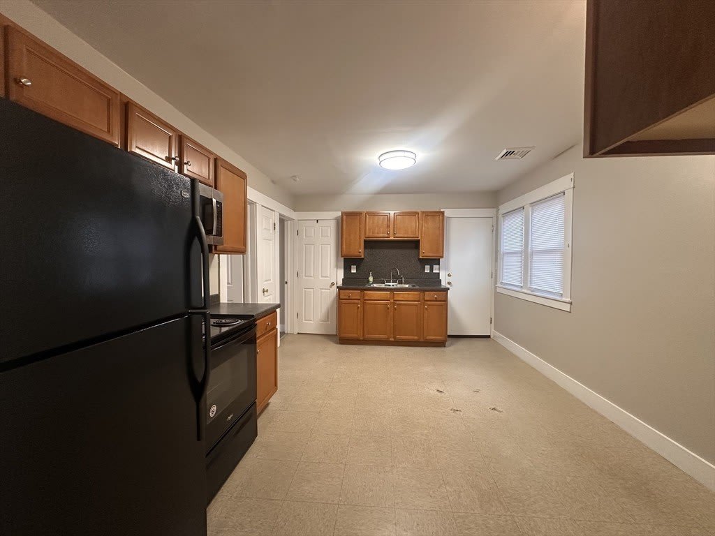 383 Newbury Street – photo 2