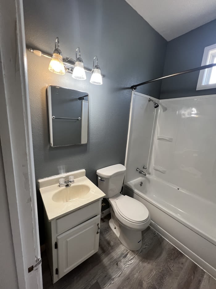 1085 East 9th South – photo 5