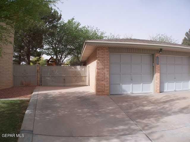 1633 CHARLES OWENS Drive E – photo 2