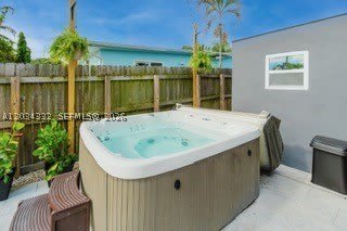 1754 SW 28th Ter – photo 1