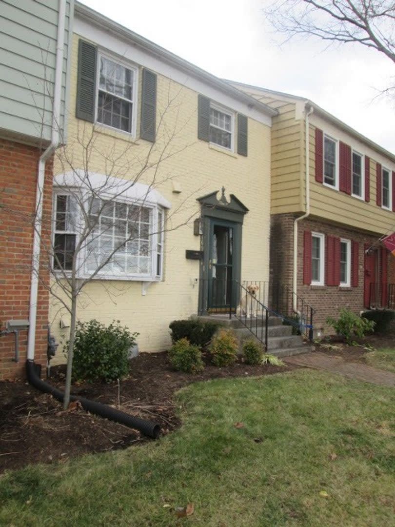 3 Bedroom 2.5 Half Bath Townhouse – photo 1