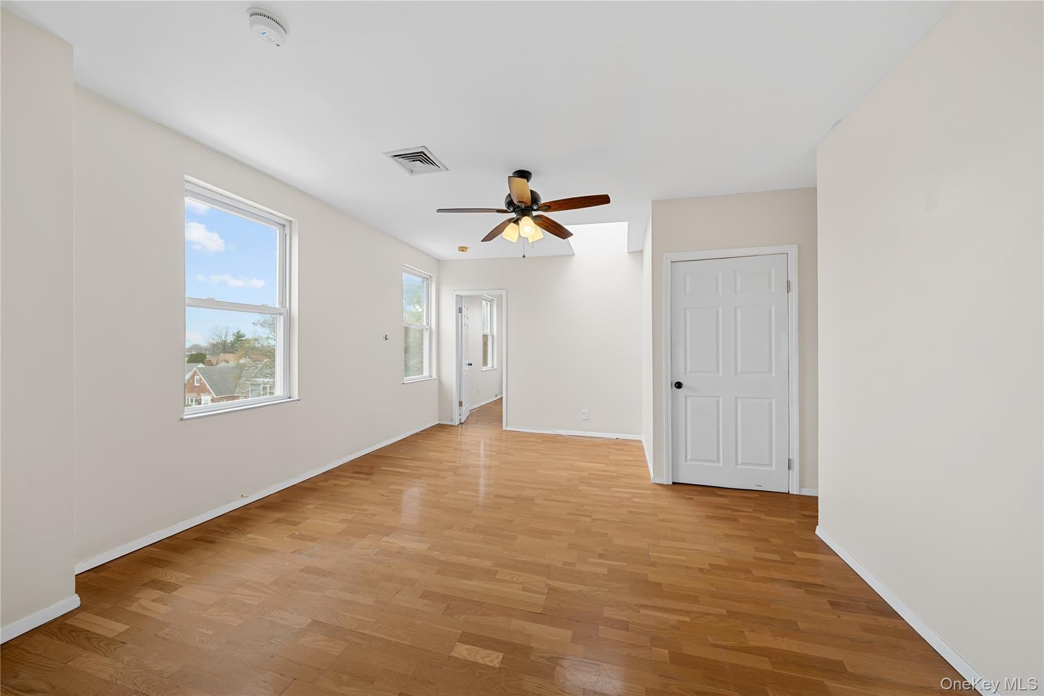 402 Jericho Turnpike – photo 4