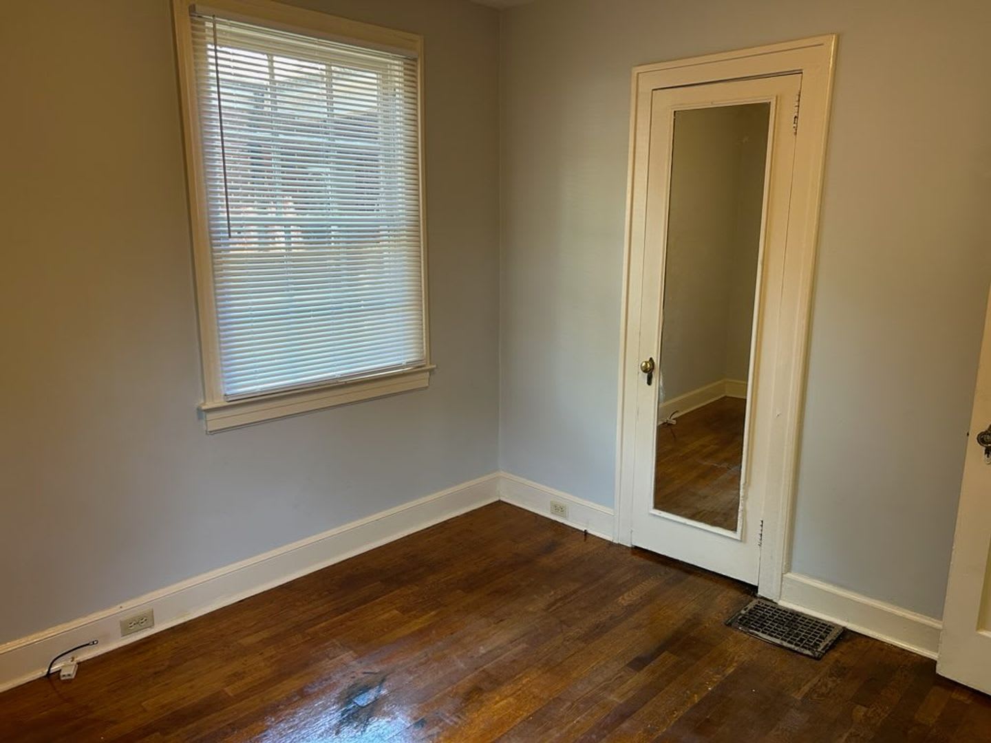 Charming 3BR/2BA Ardmore home! Walking distance to WFUBMC – photo 5