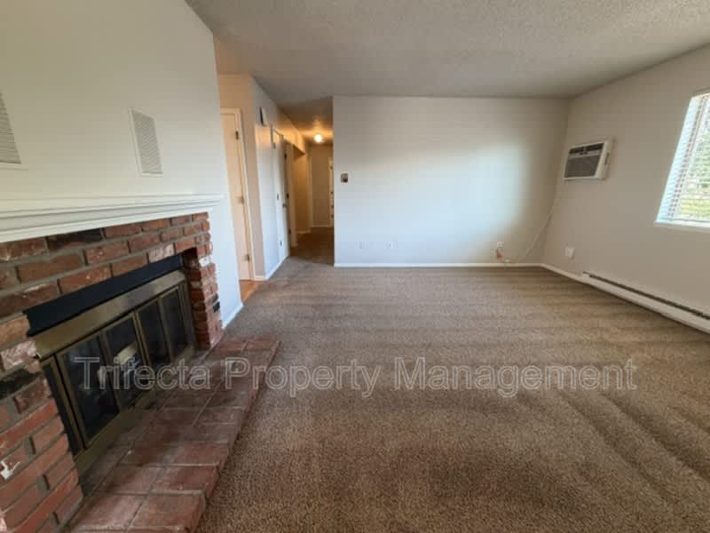 1644 East Pitkin Street, Unit D – photo 4