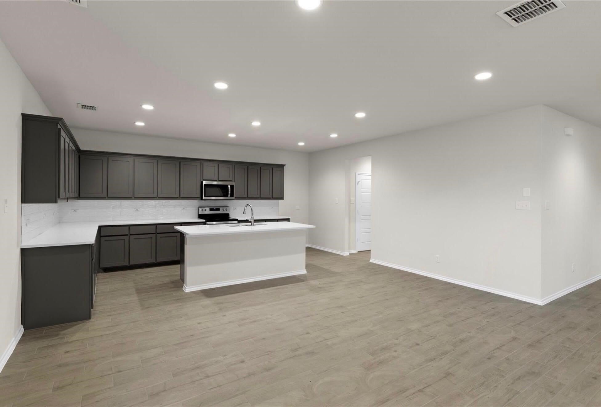 2112 Sesaro Drive – photo 4