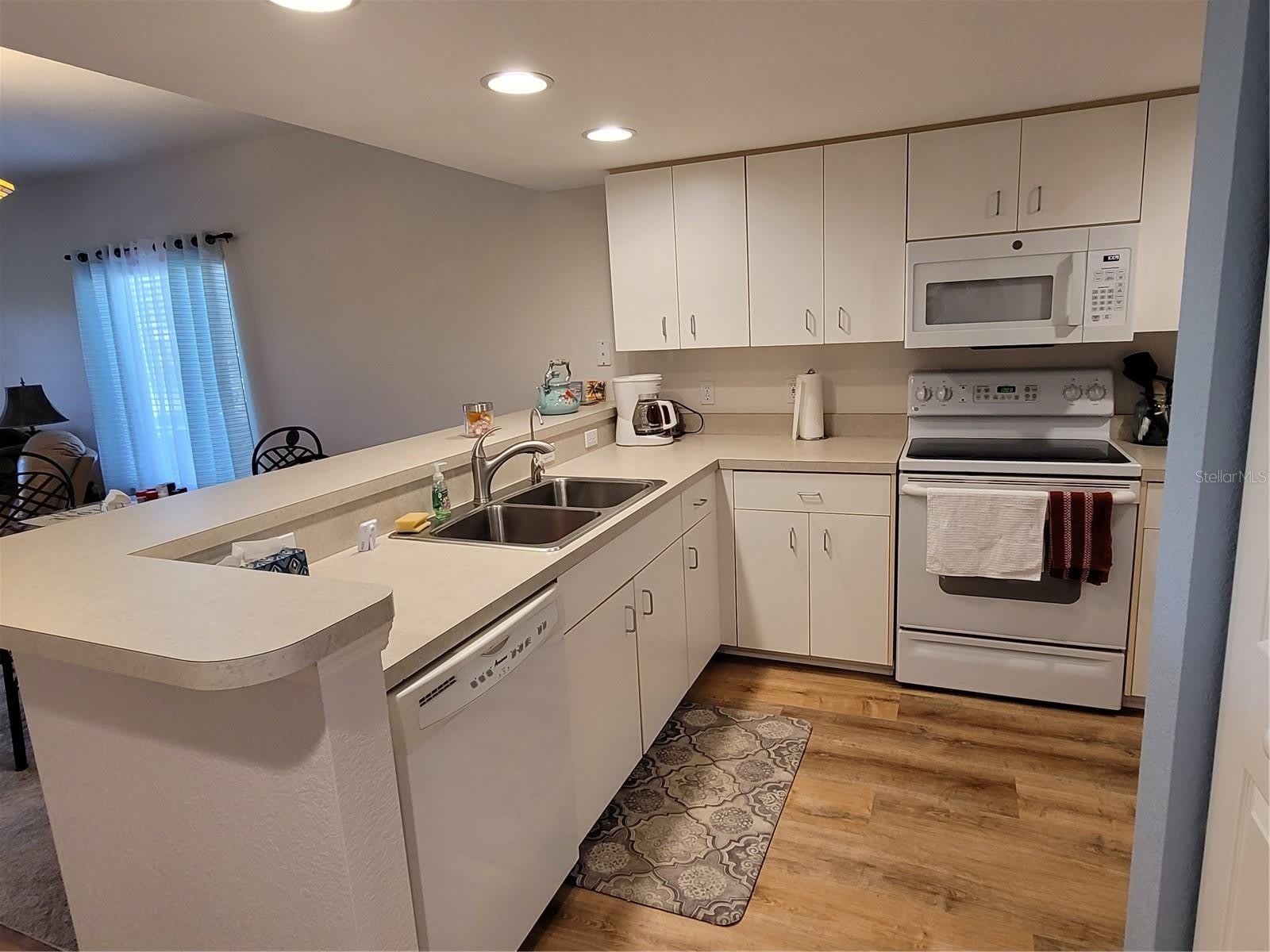 9550 FIDDLERS GREEN Circle – photo 4