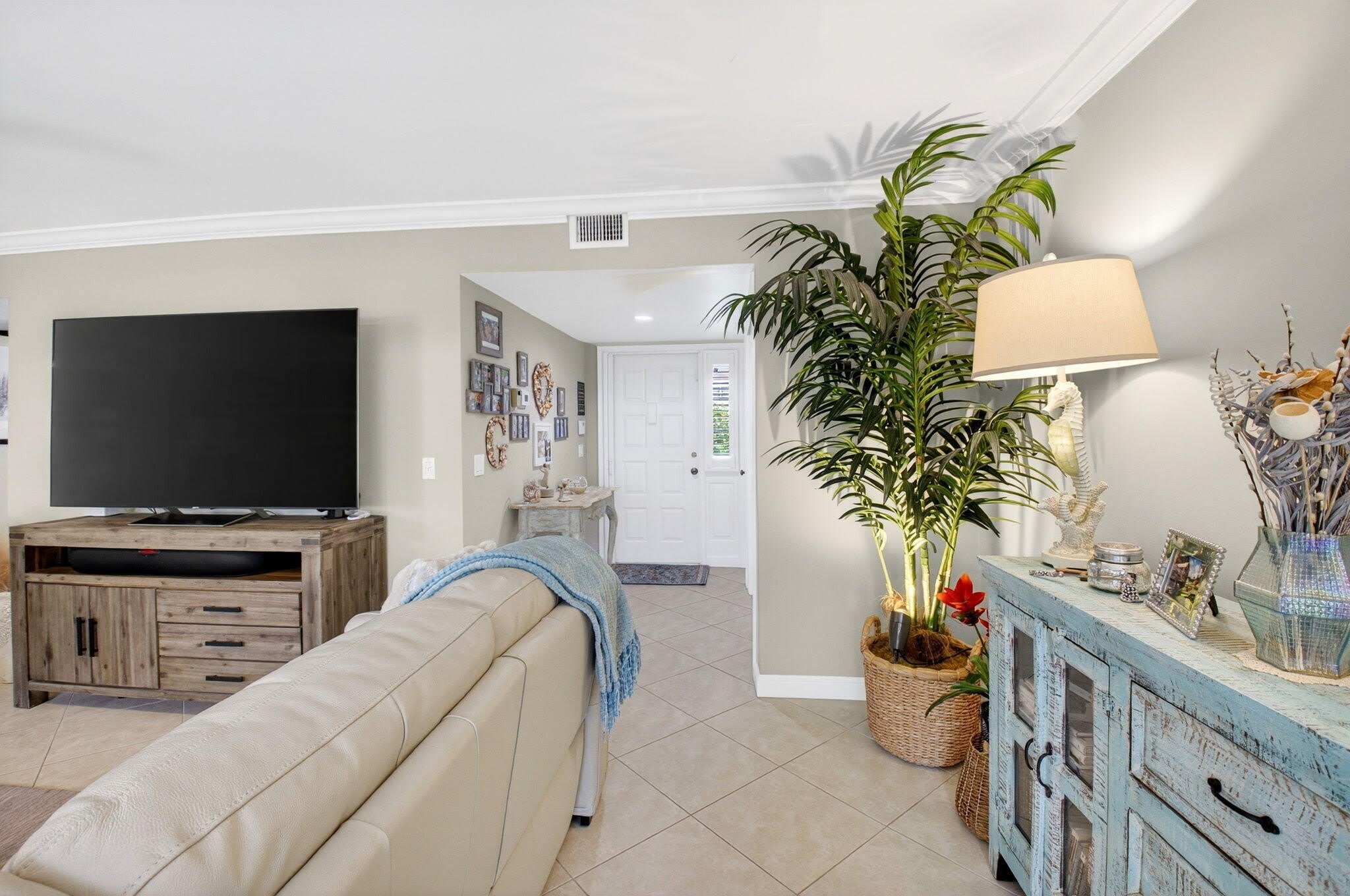 75 Venetian Drive – photo 5
