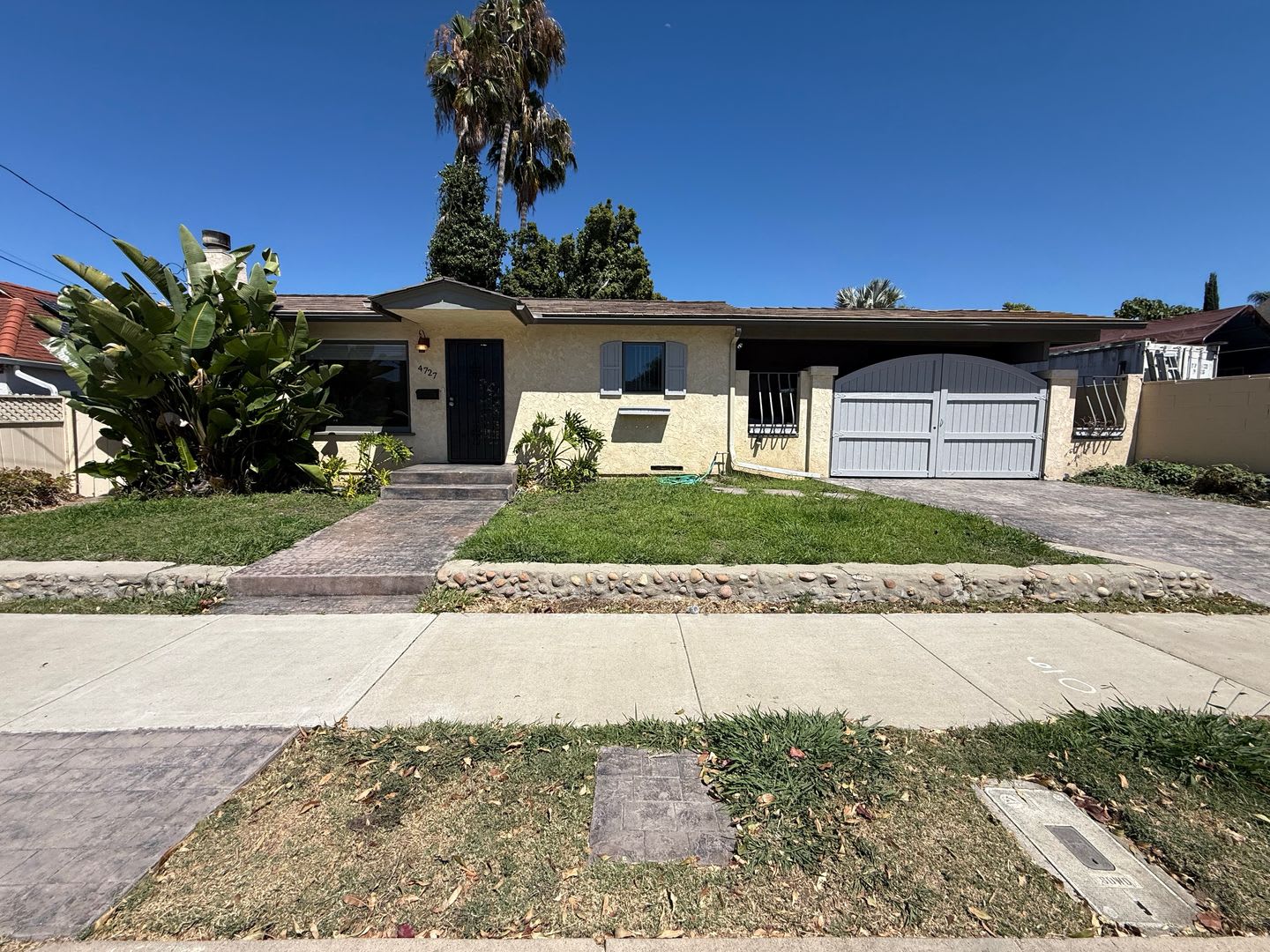 Amazing 3 Bedroom 2 Bath House in Best Neighborhood – photo 2