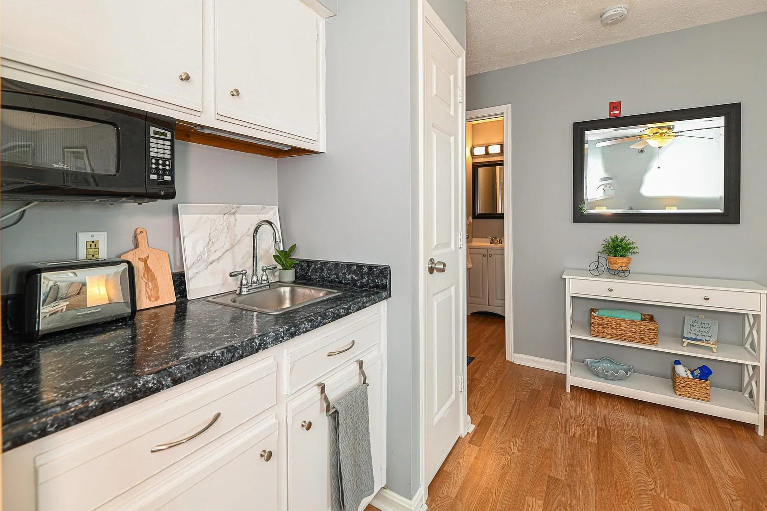 32 Ashworth Ave # 418 – photo 3
