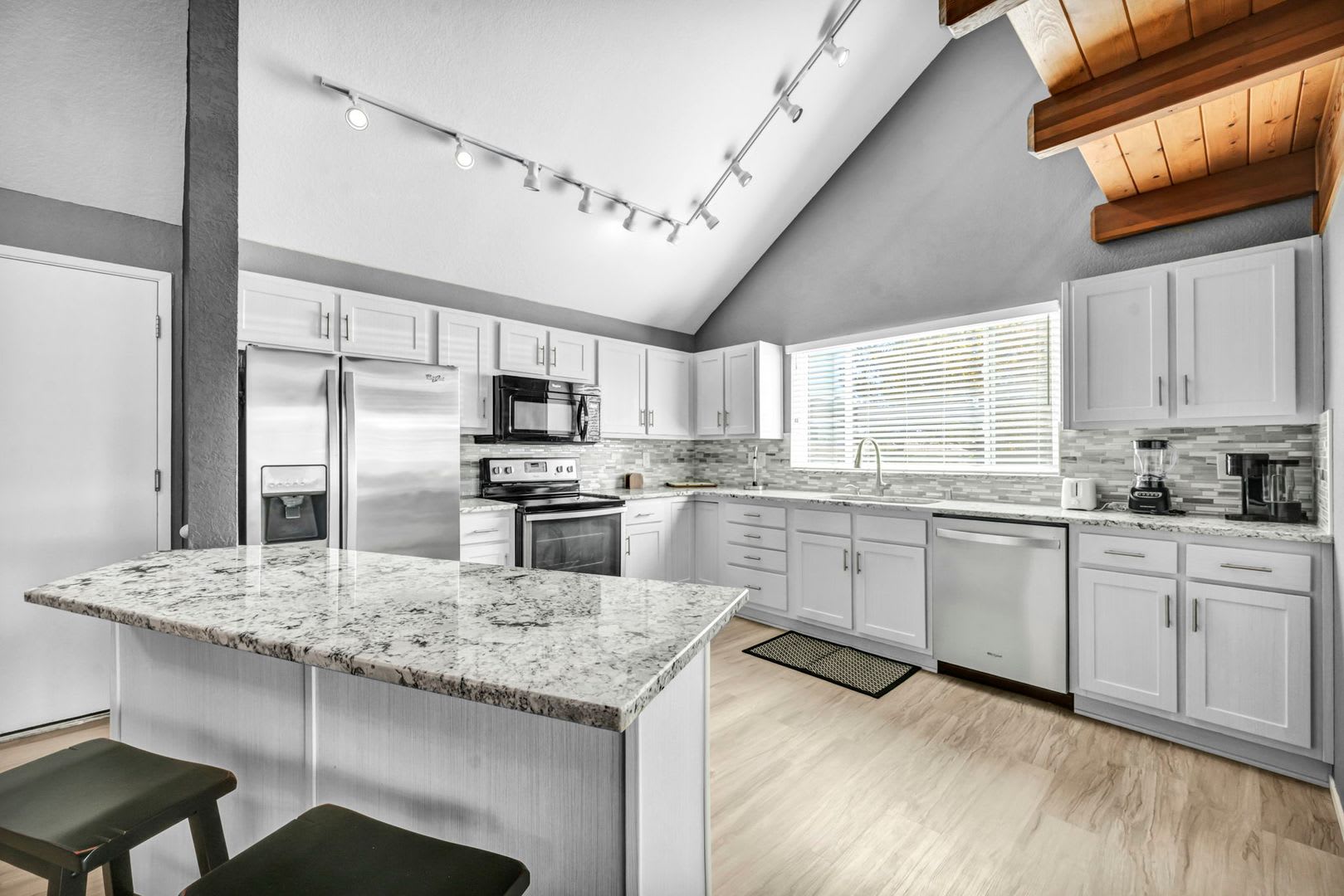 Fully Furnished Home In A Peaceful Ranch Style Setting With Mountain Views Modern Upgrades In Spanish Springs – photo 4
