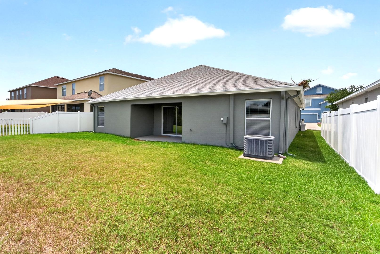 Available Immediately! – photo 4
