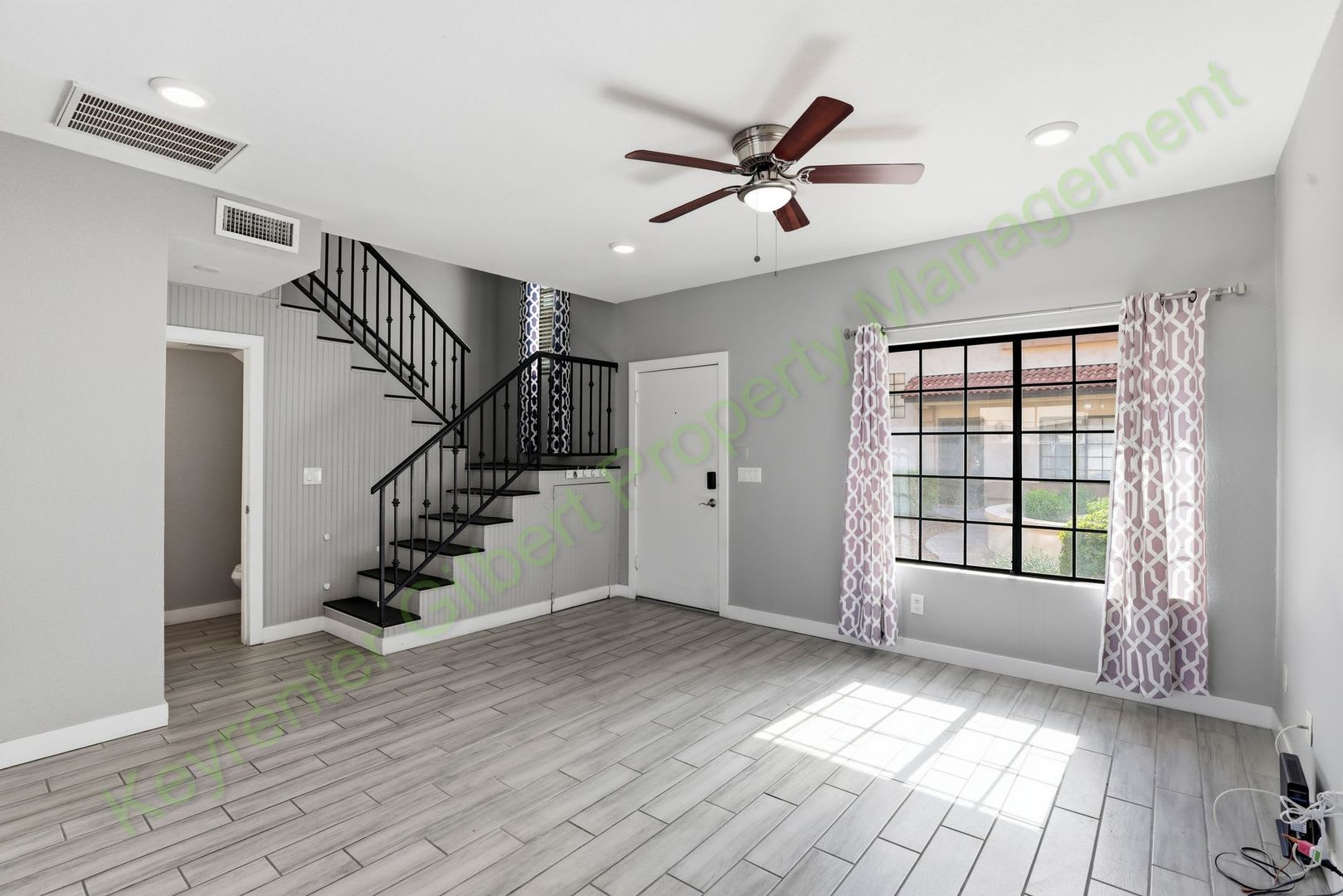 Charming Townhome Living in the Heart of Chandler – Community Pool & Prime Location! – photo 5