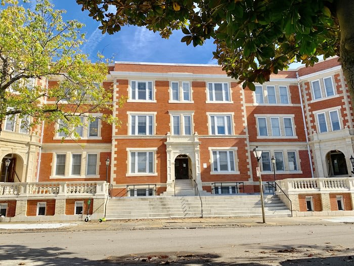 200 Drummond Place – photo 1